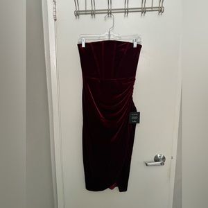 Lulu’s Red Velvet Strapless Dress - Small